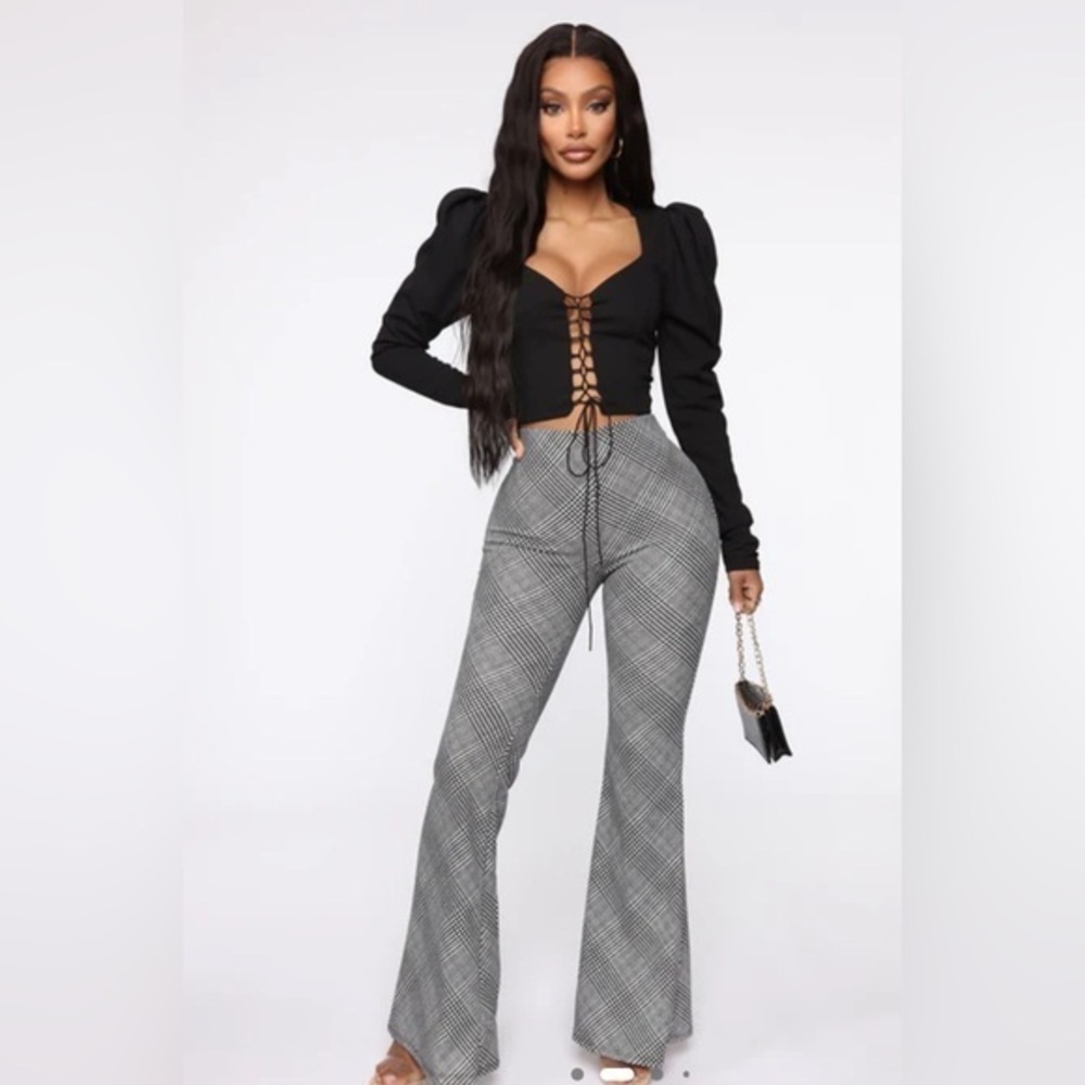 NWT Fashion Nova Women’s X Small Wait Up Lace Up Crop Top Black Long Sleeve XS